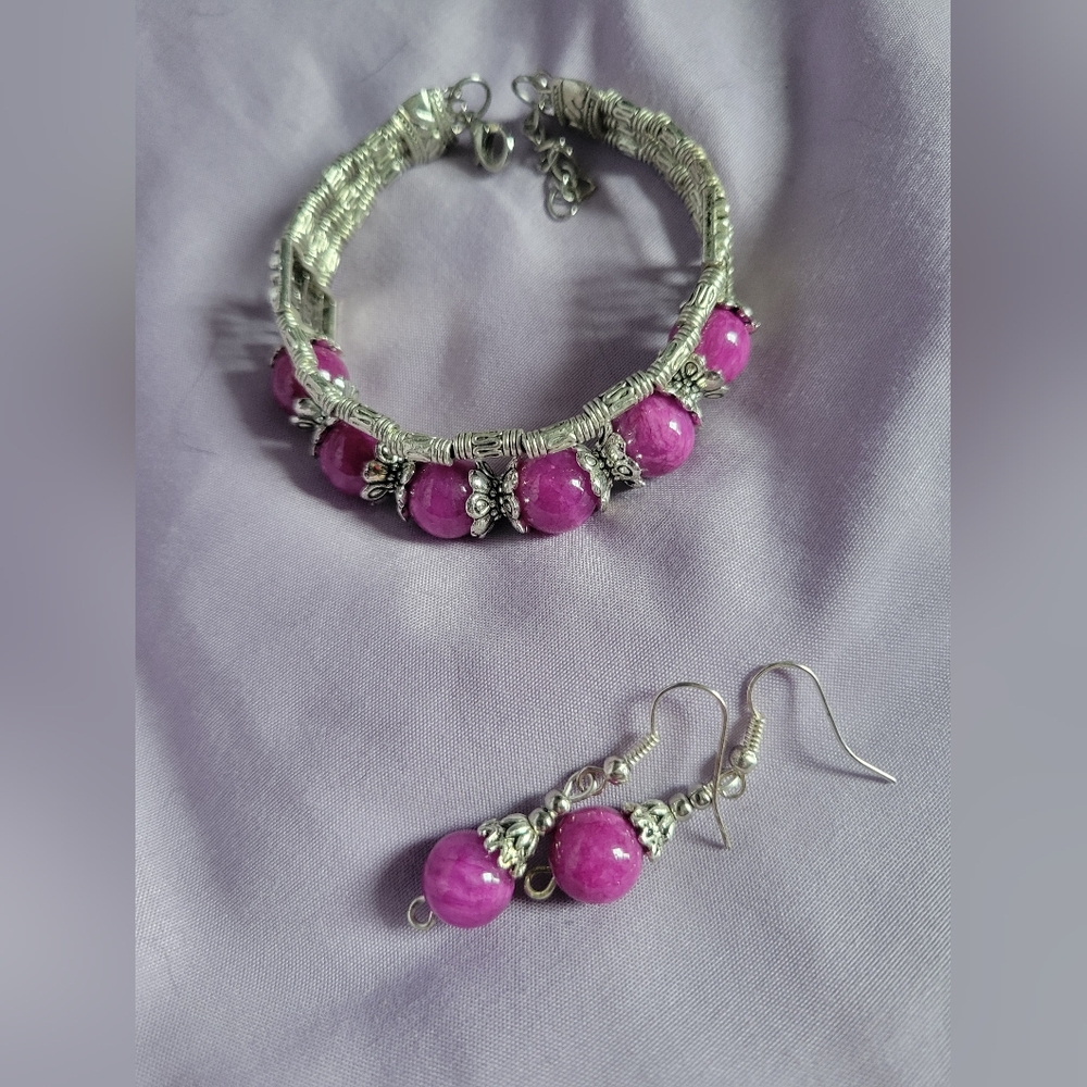 Elegant Silver and Pink Beaded Jewelry Set
